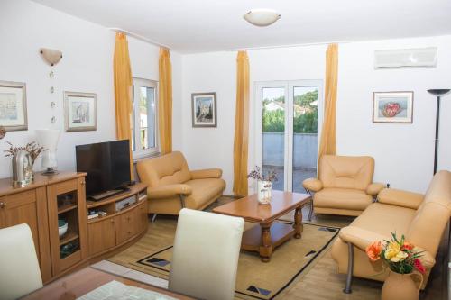 Koplietošanas atpūtas telpa ar TV, Villa Fig in Zmijavci