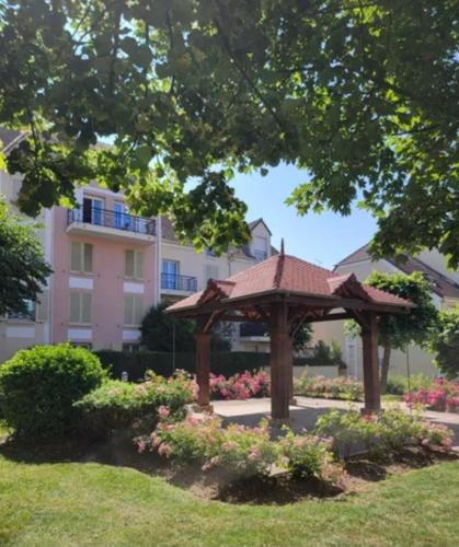 Le studio, 28m2 près de tout (Le studio, 28m2 pres de tout) in 希利馬紮蘭