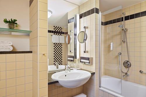 room detail thumbnail 2