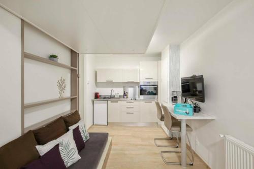 Beautiful and modern studio for 2 near Bastille - image 3