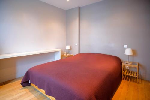 Beautiful And Bright Apartment Near Eiffel Tower - image 3