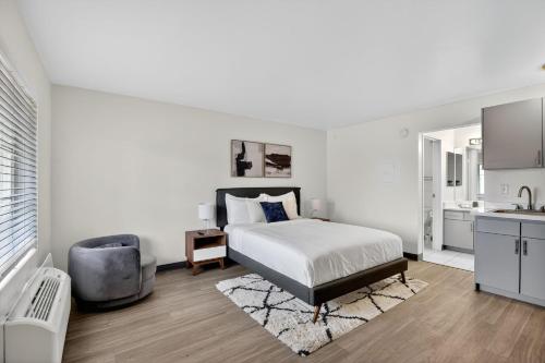 Contemporary studio with sleek updated interiors – khách sạn tại Đông The Strip