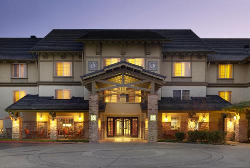 Larkspur Landing Hillsboro-An All-Suite Hotel