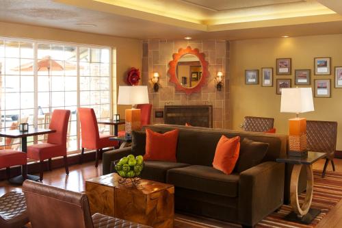 Larkspur Landing Hillsboro-An All-Suite Hotel