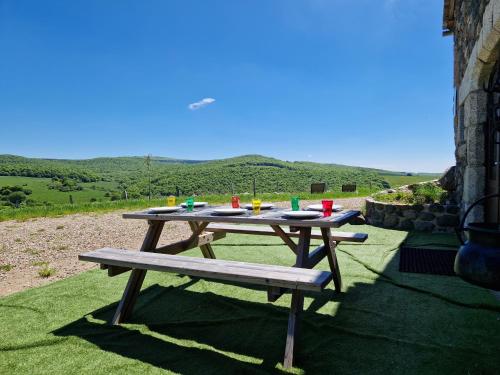 Балкон, Buron de Léon, en plein cœur de l Aubrac (Buron de Leon, en plein cœur de l Aubrac) in Laguiole