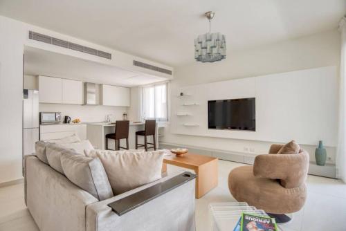 Canvas 2-Bedroom Apt in AquaGate Resort Tabarja in Wata Slam