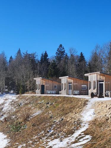 Auberge Les Enguenelles Lodges in Chatelblanc