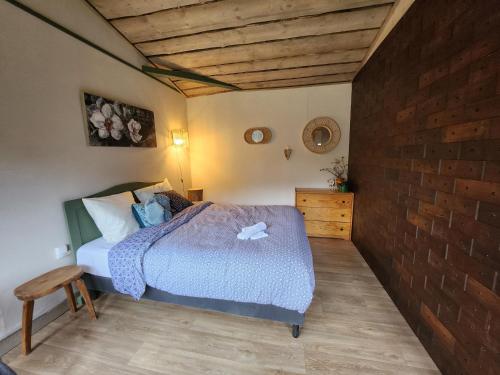 Auberge Les Enguenelles Lodges in Chatelblanc
