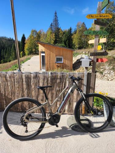 Auberge Les Enguenelles Lodges in Chatelblanc