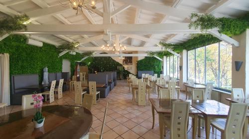 AUBERGE de SAINTE CROIX 2