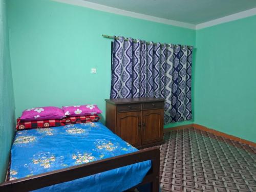 Guestroom, An authentic homestay true to its sense at mid-hill suburb of Kathmandu city in Kalanki