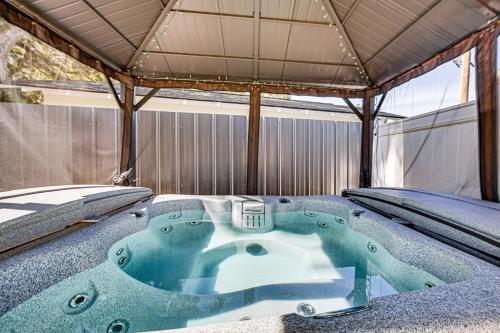 Riverfront Floral City Stay w/ Dock & Hot Tub! in Floral City