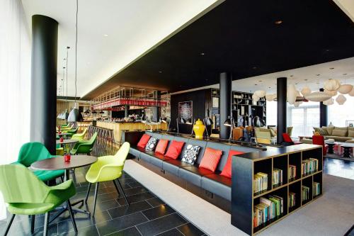 citizenM Paris Charles de Gaulle Airport - image 27