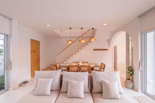 Private Courtyard Villa in Saraburi