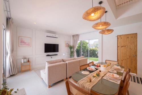 Private Courtyard Villa in Saraburi