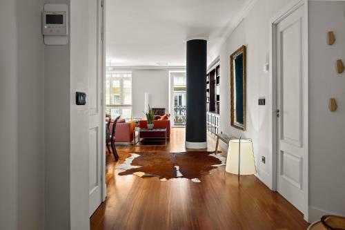 Versalles - The Rentals Collection - image 3