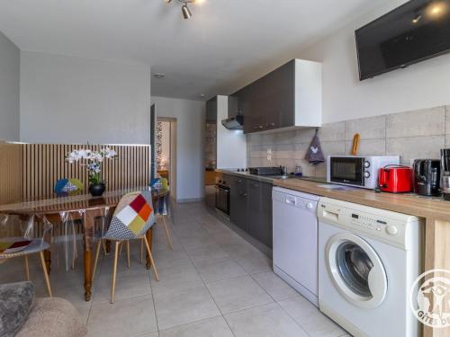 Gîte Lys-Haut-Layon, 3 pièces, 4 personnes - FR-1-622-20 (Gite de charme 4 pers avec spa privatif, terrasse, et equipements complets au cœur d'un village viti) in Nueil-sur-Layon