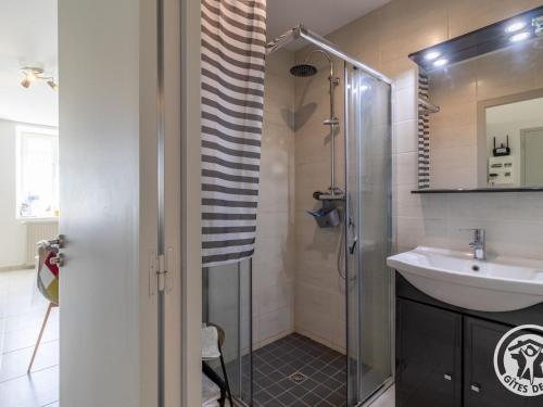 Gîte Lys-Haut-Layon, 3 pièces, 4 personnes - FR-1-622-20 (Gite de charme 4 pers avec spa privatif, terrasse, et equipements complets au cœur d'un village viti) in Nueil-sur-Layon