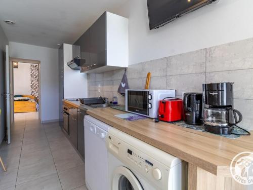 Gîte Lys-Haut-Layon, 3 pièces, 4 personnes - FR-1-622-20 (Gite de charme 4 pers avec spa privatif, terrasse, et equipements complets au cœur d'un village viti) in Nueil-sur-Layon