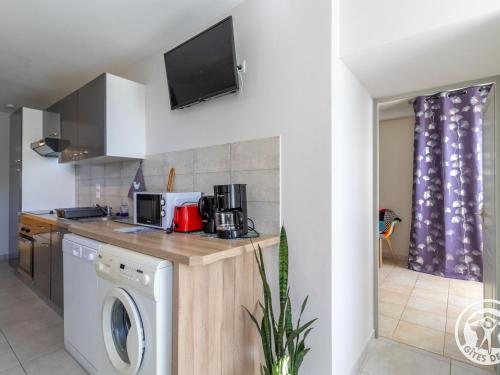 Gîte Lys-Haut-Layon, 3 pièces, 4 personnes - FR-1-622-20 (Gite de charme 4 pers avec spa privatif, terrasse, et equipements complets au cœur d'un village viti) in Nueil-sur-Layon
