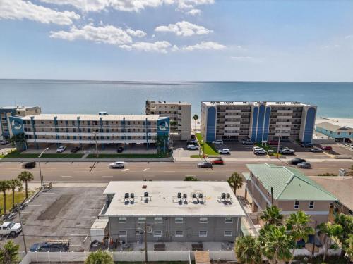 Sunset Beach Suites Unit 10 in Madeira Beach (Florida)