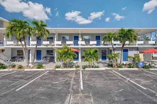 Sunset Beach Suites Unit 10 in Madeira Beach (Florida)