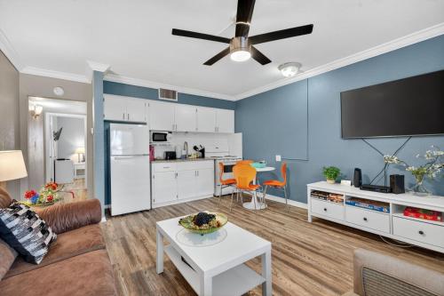 Sunset Beach Suites Unit 10 in Madeira Beach (Florida)