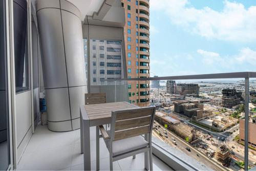 StayMada - Ocean Heights Marina City and Sea Views - image 7