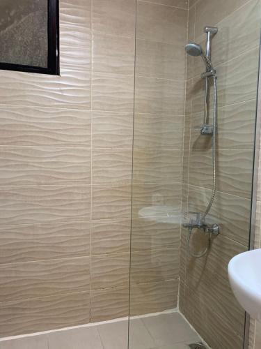 Luxurious 3 Bedroom Apartment in Heart of Amman - image 7