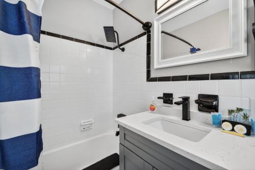 Park Shores Suites Unit 9 - image 3