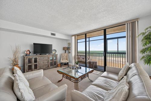 Shores of Madeira Unit 106