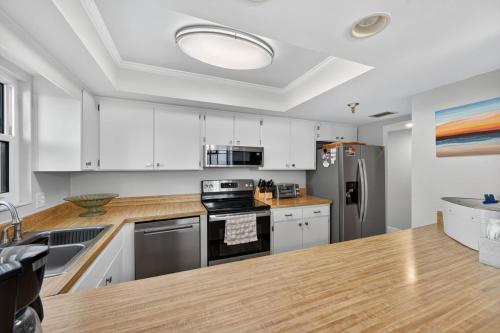 Shores of Madeira Unit 106 – Madeira Beach, FL