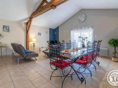 Gîte Lys-Haut-Layon, 2 pièces, 2 personnes - FR-1-622-21 (Gite cosy avec spa privatif, terrasse et parking, au cœur des vignobles du Layon, ideal pour couples) in Nueil-sur-Layon