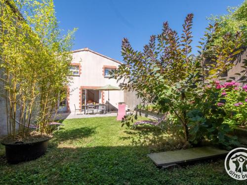 . Gîte familial au calme avec terrasse, proche Puy du Fou et plages vendéennes.