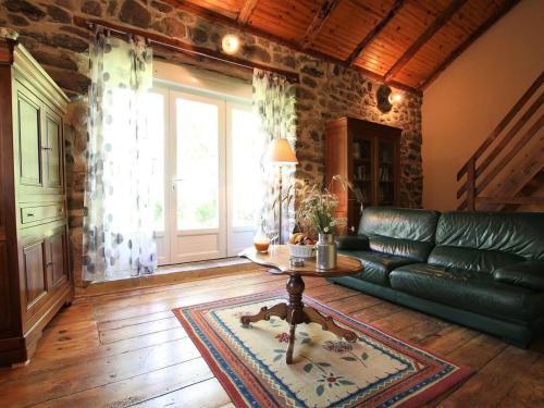 Gîte Saint-Front, 2 pièces, 6 personnes - FR-1-582-291 (Location authentique avec cheminee et toit de chaume, proche nature et activites a St-Front - FR-1-5) in Saint-Front