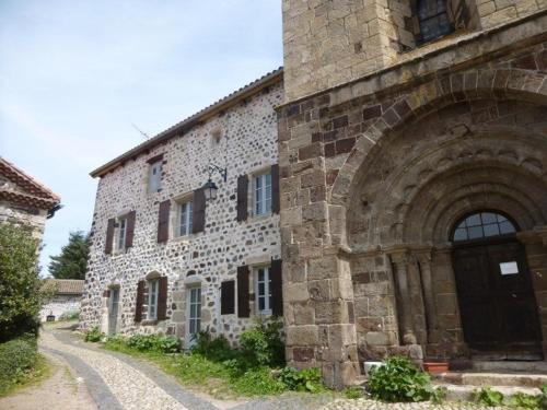 Gîte 4 pers avec cour, vue Loire - FR-1-582-122 gîte à louer Arlempdes