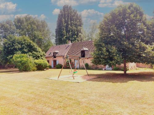 . Gîte chaleureux dans un ancien corps de ferme avec wifi, cheminée et grand jardin à Châteaudun - FR-1-581-71