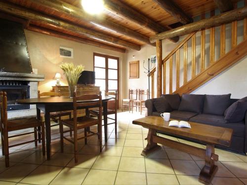 . Charmante maison en pierres avec terrasse, proche cité médiévale, nature et lac - FR-1-582-19