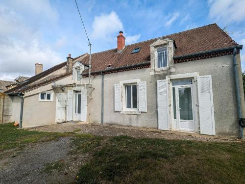 . Maison de Charme en Berry avec Jardin et Wifi, Proche Vignobles - FR-1-591-231