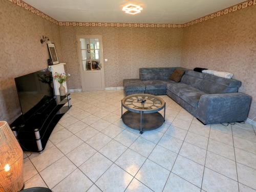 Gîte spacieux à Fretigney avec jardin et billard, idéal pour 8 pers. - FR-1-583-507 (Gite spacieux a Fretigney avec jardin et billard, ideal pour 8 pers. - FR-1-583-507) in Fretigney-et-Velloreille