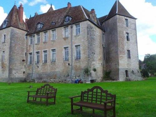 Gîte indépendant avec étang - 3 chambres, animaux admis - FR-1-583-382 (Gite independant avec etang - 3 chambres, animaux admis - FR-1-583-382) in Gy