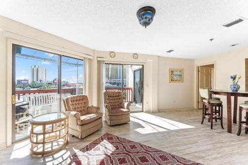 1302B St Thomas Square - image 9