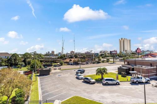 1302B St Thomas Square - image 2