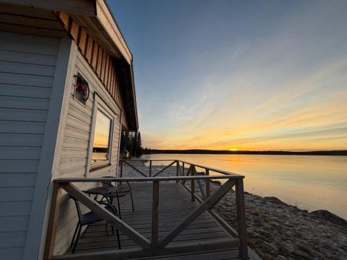 陽台/露台, LAKESIDE AURORA CABINS in 基律納市中心