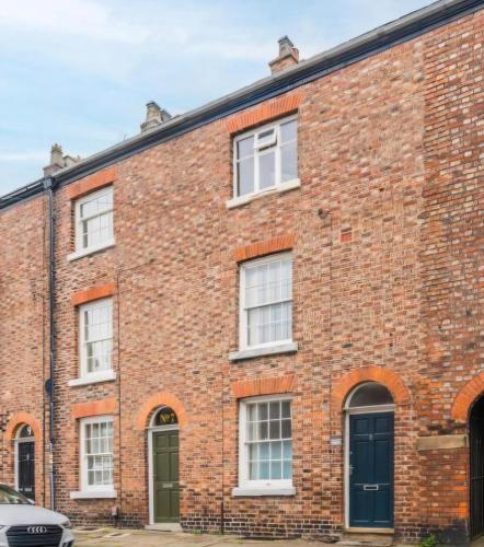 Cosy 2 Bedroom Macclesfield House in 麥克爾斯菲爾德中心