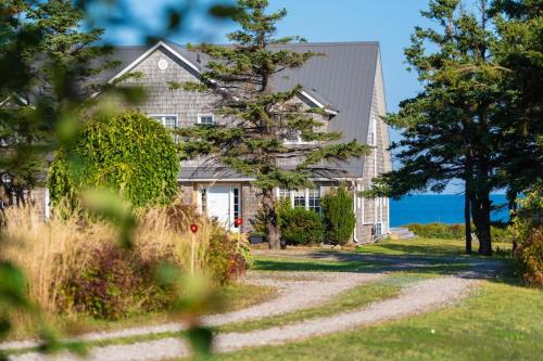 Blue Ocean Cove Beach House in 聖彼得灣 (PE)