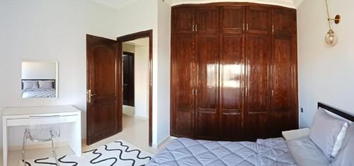 Appartement equipe Haut standing centre ville a louer au mois in Les Amicales