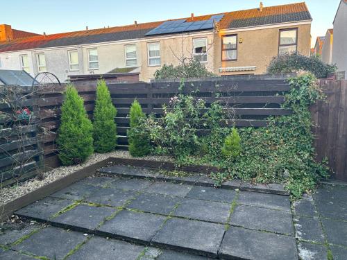 花園, OakHouse- Entire 3 Bedroom Terrace House with Free Parking in 坎伯諾爾德