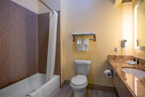 Days Inn & Suites by Wyndham Pasadena - image 12