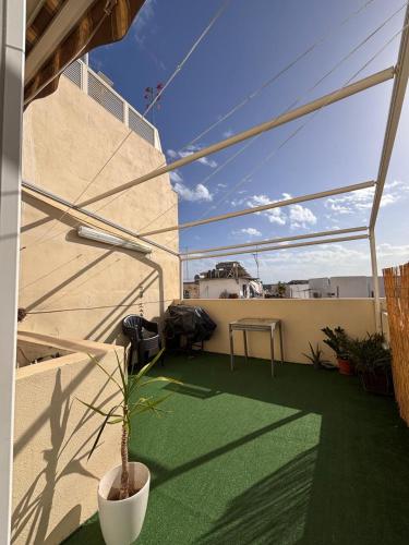 4 Person Sliema Spacious Room Airconditioned and Self Check 5